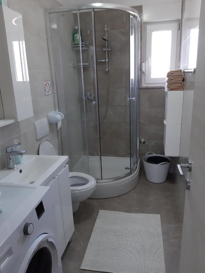 Gita Apartmani Cizici Luaran gambar